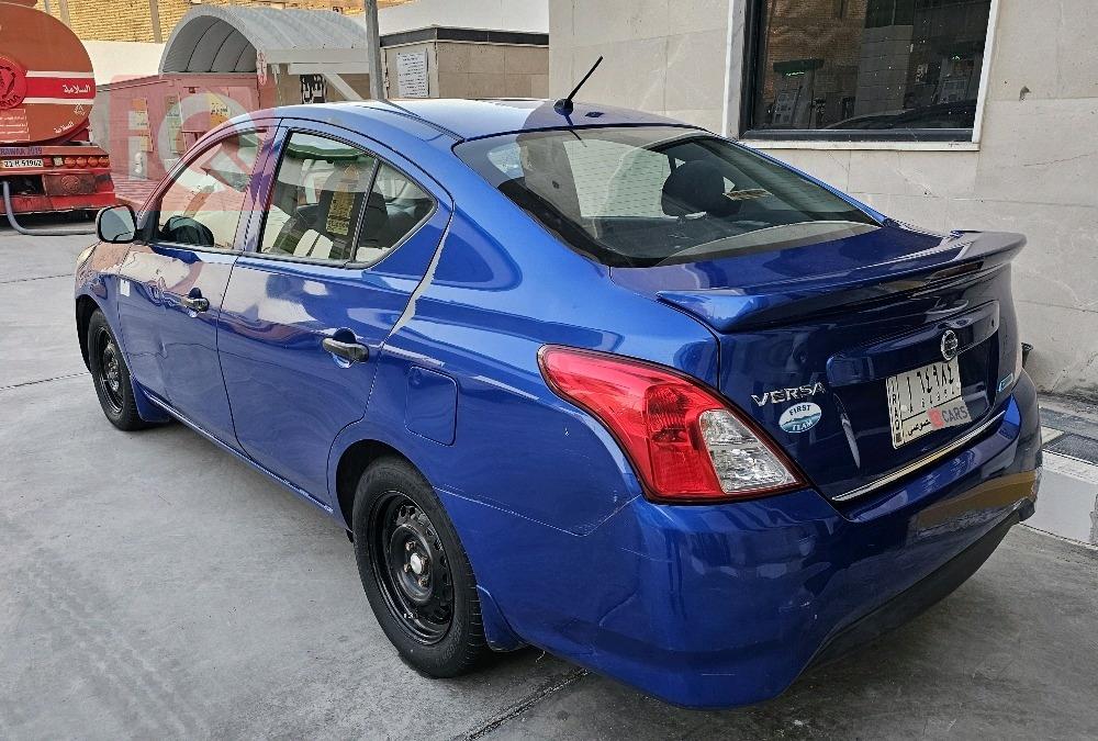 نيسان فيرسا